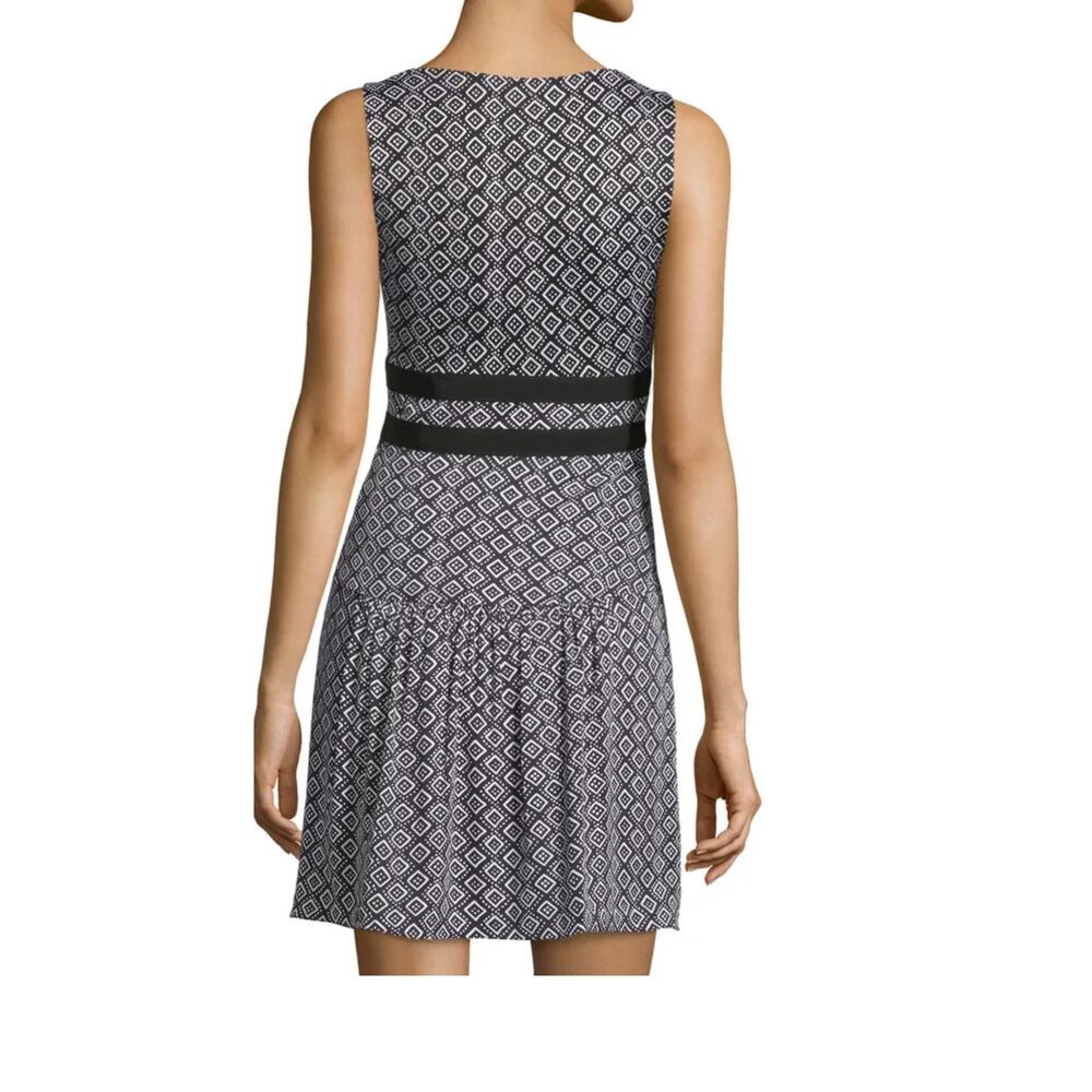 Diane Von Furstenberg Eugenia Silk Shift Dress V-Neck Dot Diamond Black Size 4 - Picture 3 of 12